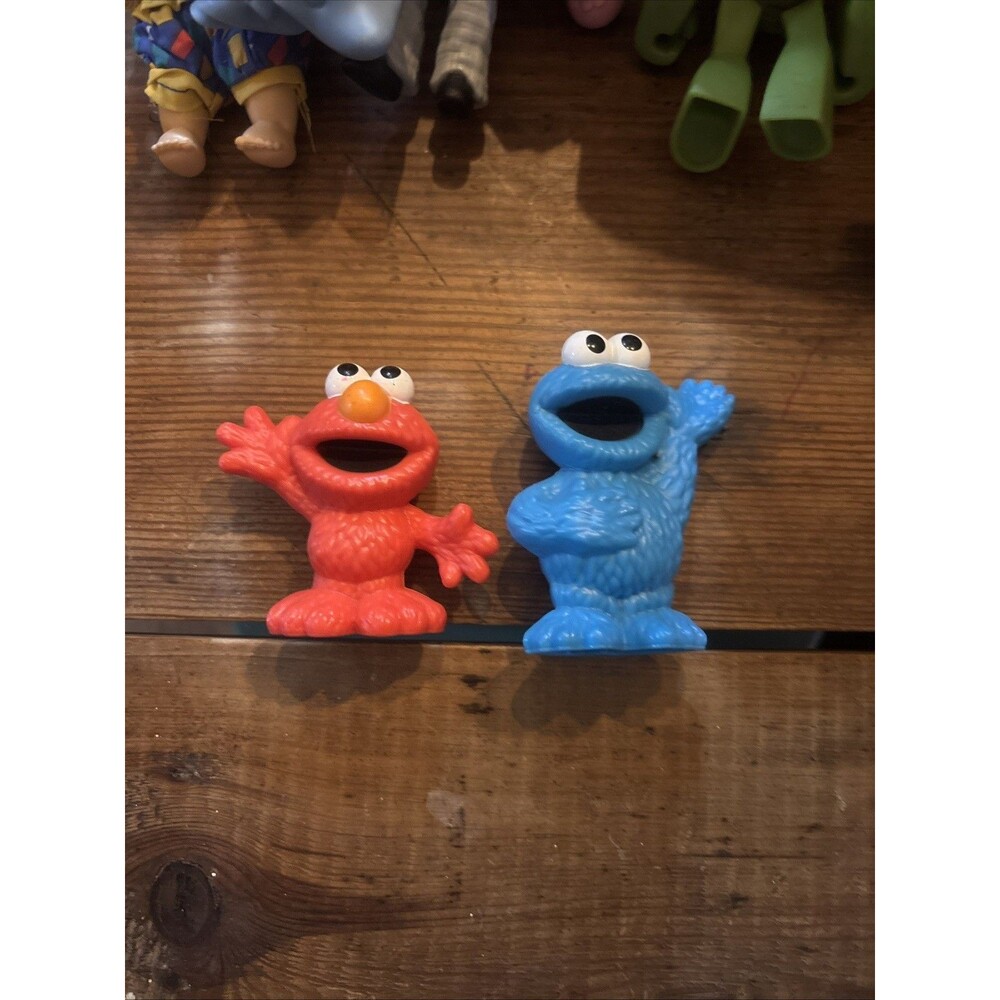 1 Elmo And 1 Grover Figurine Toy In Great Condition 2-1/4 Inches Tall